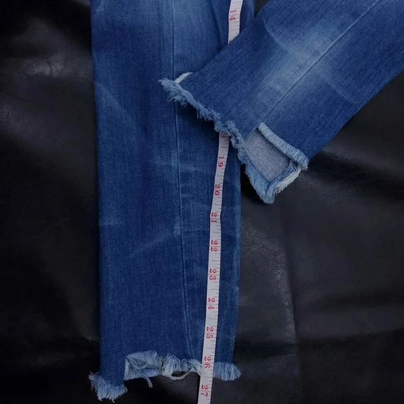 SIWY LA Denim Distressed Jeans Asymmetrical hem  size 26 - Picture 7 of 9
